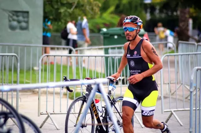 30 yıllık kuaför Triatlon tutkusuyla görenleri hayran bırakıyor