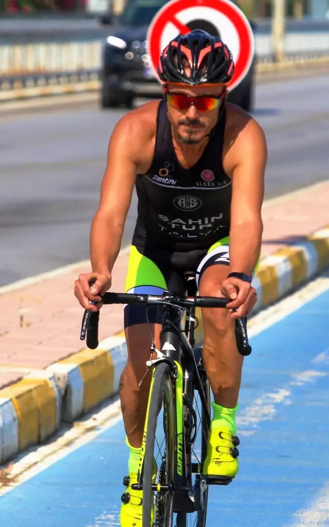 30 yıllık kuaför Triatlon tutkusuyla görenleri hayran bırakıyor
