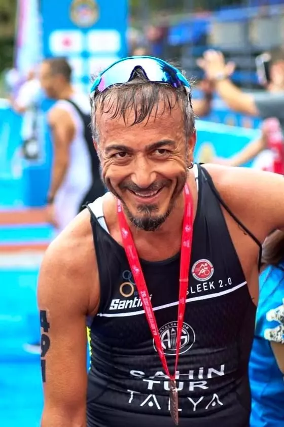 30 yıllık kuaför Triatlon tutkusuyla görenleri hayran bırakıyor
