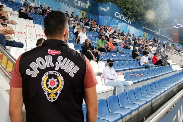 İstanbul'da başkasına ait HES kodu ile maçlara girmeye çalışan toplam 95 kişi yakalandı