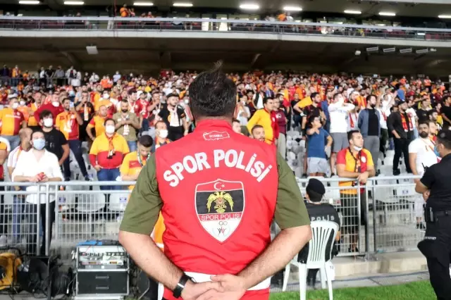 İstanbul'da başkasına ait HES kodu ile maçlara girmeye çalışan toplam 95 kişi yakalandı