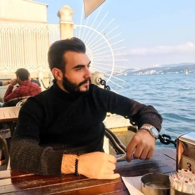 Son dakika haber | İstanbul'da omuz atma cinayeti kamerada: Kalbinden bıçaklandı, can havliyle böyle koştu