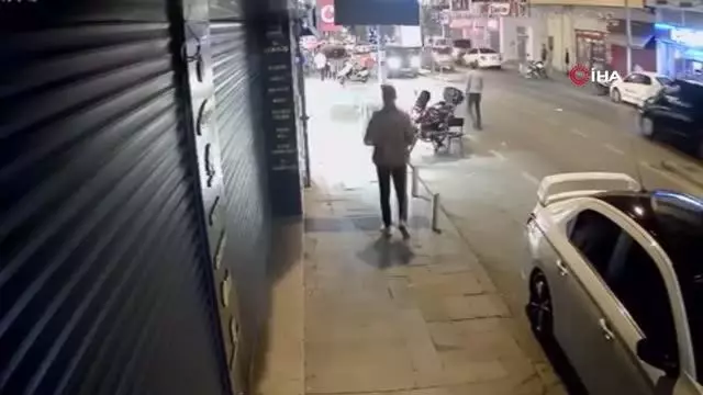 Son dakika haberi | İstanbul'da omuz atma cinayeti kamerada: Kalbinden bıçaklandı, can havliyle böyle koştu