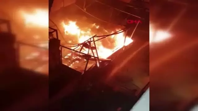 Son dakika haber: Kadıköy'de 3 katlı restoranda patlama sonrası yangın