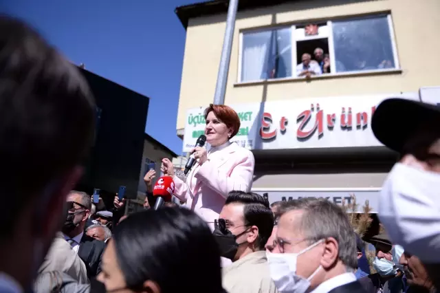 Akşener, Göle ilçesinde esnafı ziyaret etti