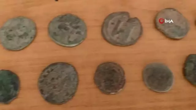 Son dakika: Jandarmanın durdurduğu araçtan 173 parça tarihi eser çıktı
