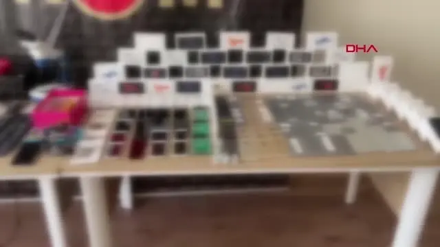 KAÇAK GETİRDİĞİ YEDEK PARÇALARLA TELEFON YAPIP SATARKEN YAKALANDI