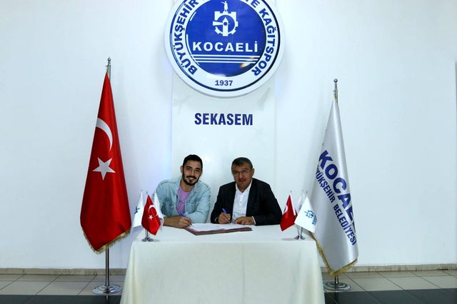 kagitspor voleybolda imzalar atildi 2 14396971 o