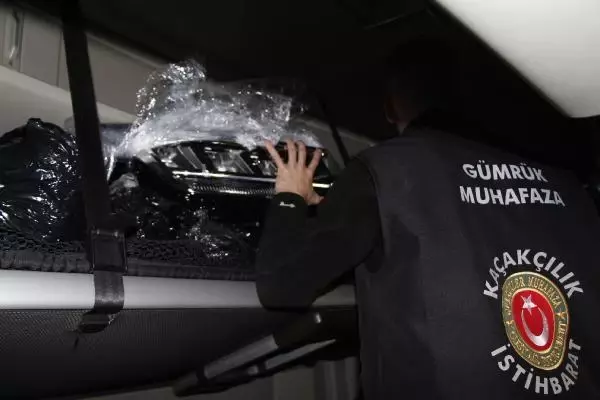KAPIKULE'DE 2 MİLYON TL DEĞERİNDE KAÇAK EŞYA ELE GEÇİRİLDİ