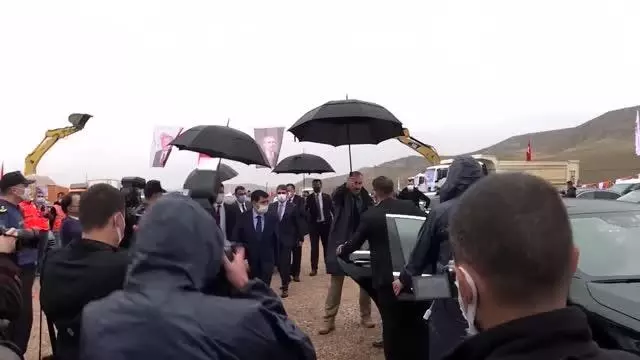 Karaismailoğlu: Türkiye yerinde saysın diye uğraşanların umutlarını boşa çıkarmaya devam edeceğiz
