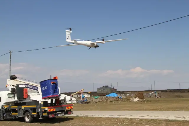 Kars'ta kaçak elektrik kullanımı ve arızaları İHA ile tespit ediliyor