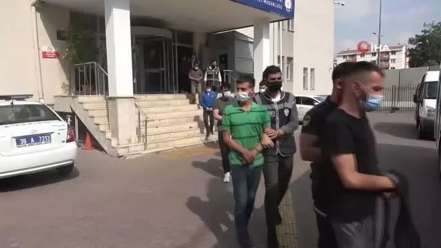 Son dakika haberleri: Kayseri'de 31 adrese yapılan eş zamanlı operasyonda aranan 18 şahıs yakalandı