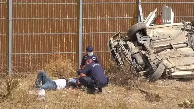 Kayseri'de otomobil şarampole yuvarlandı: 3'ü ağır, 5 yaralı