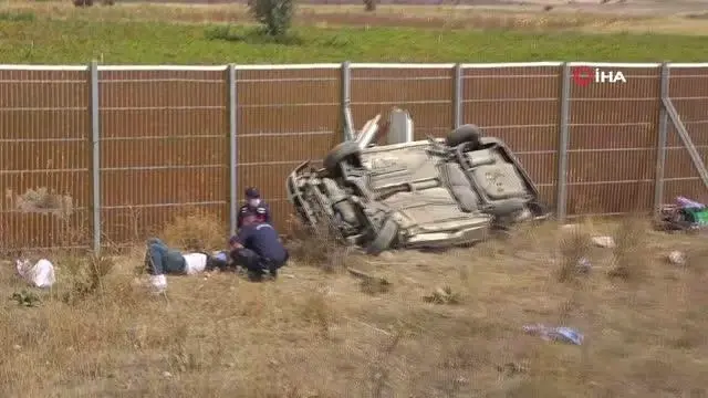 Kayseri'de otomobil şarampole yuvarlandı: 3'ü ağır, 5 yaralı