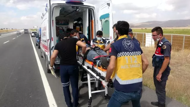 Kayseri'de otomobil şarampole yuvarlandı: 3'ü ağır, 5 yaralı