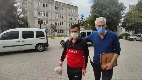 KIZ ARKADAŞININ ESKİ SEVGİLİSİNİ BIÇAKLADI, O ANLAR KAMERADA
