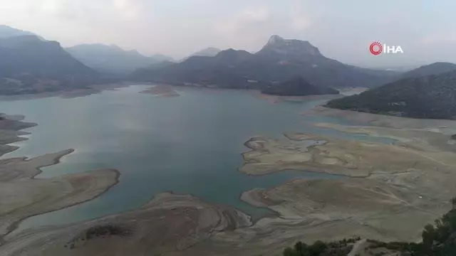 Korkutan kuraklık... Kozan Barajı'nda su seviyesi yüzde 40 düştü