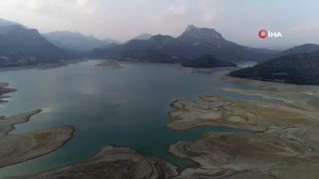 Korkutan kuraklık... Kozan Barajı'nda su seviyesi yüzde 40 düştü
