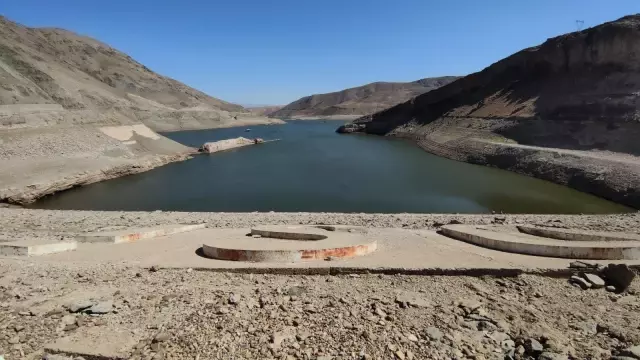 Kuraklık göl ve barajların su seviyesini düşürdü