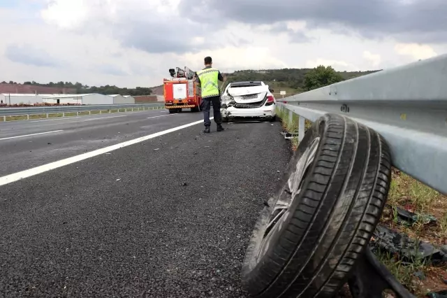Kuzey Marmara Otoyolunda 3 araçlı zincirleme kaza: 2 yaralı