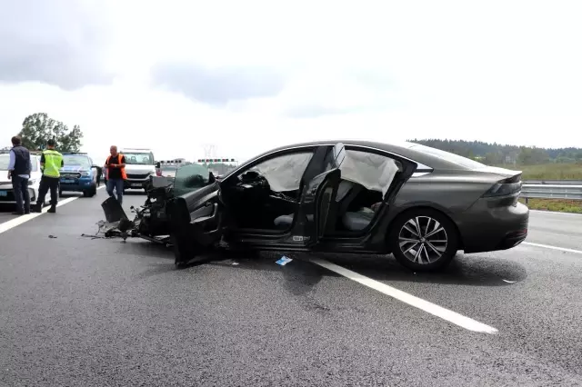 Kuzey Marmara Otoyolunda 3 araçlı zincirleme kaza: 2 yaralı