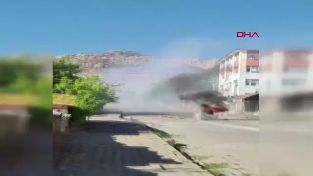 LASTİK YAKIP, POLİSE TAŞ ATTILAR