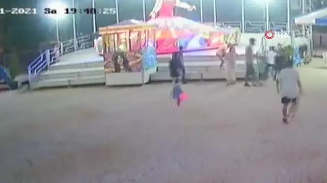 Lunaparkta balerine binme kavgası kamerada