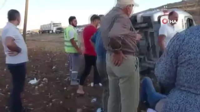 Mardin'de minibüs şarampole yuvarlandı: 10 yaralı