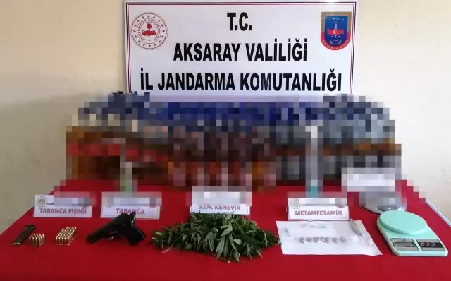 Markette uyuşturucu ve sahte alkol satan kardeşlere suçüstü