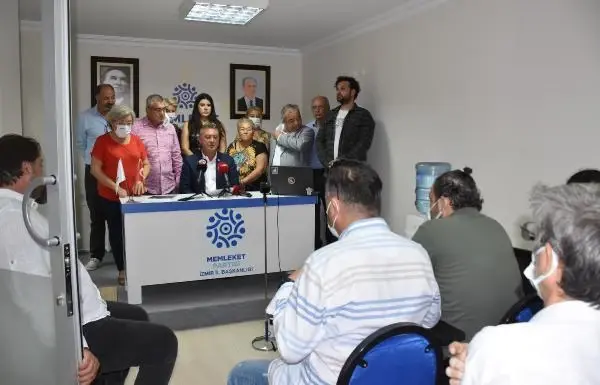 MEMLEKET PARTİSİ İZMİR İL BAŞKANI: AFİŞ SÖKÜLMESİYLE İLGİLİ ÖZÜR BEKLİYORUZ