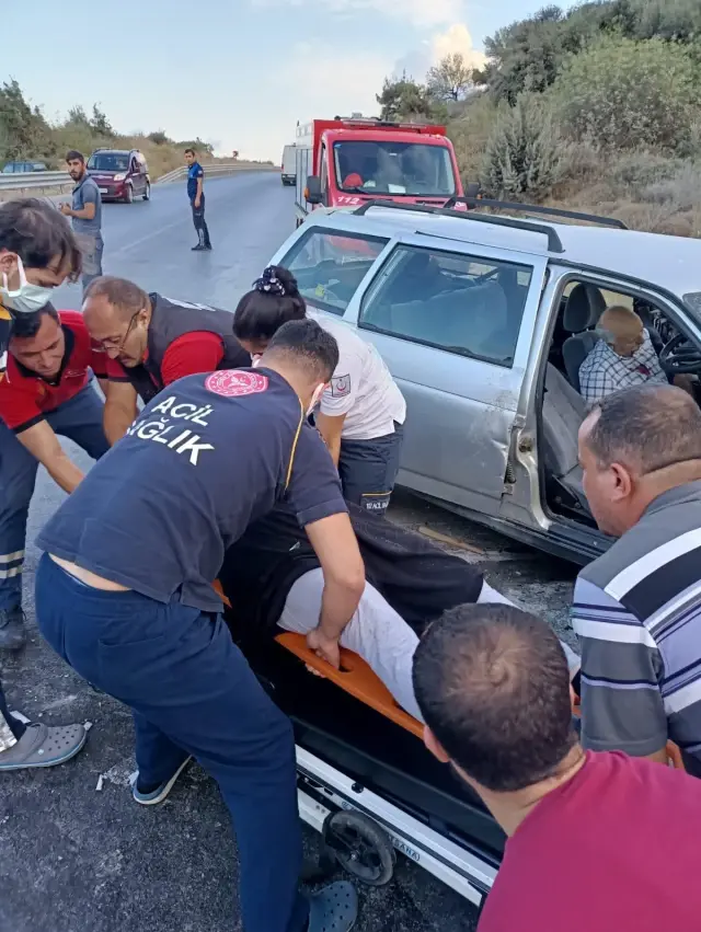 Tır ile otomobilin çarpıştığı kazada 2 kişi yaralandı