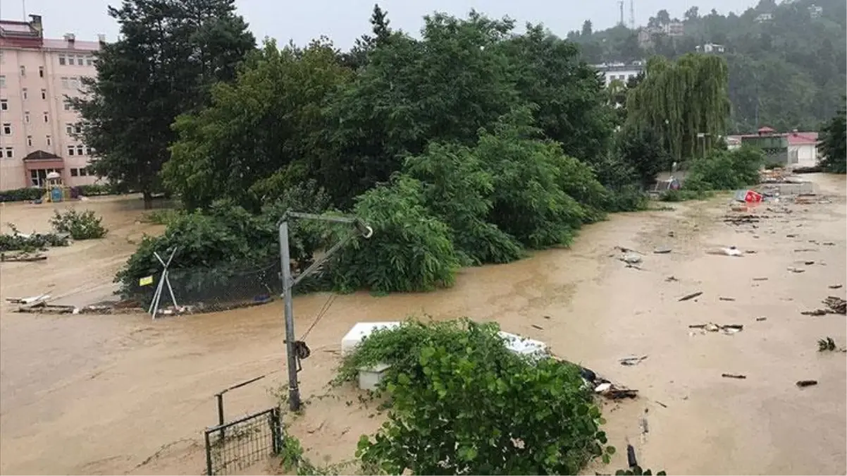 Meteoroloji ve AFAD'dan 8 il için sel uyarısı! Yağışlar öğle saatlerinden itibaren etkili olacak