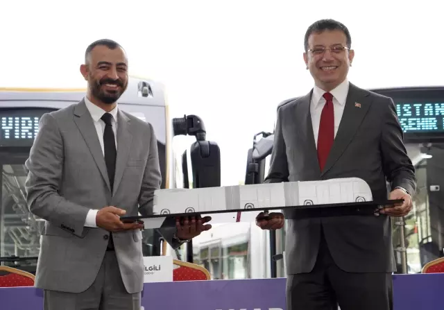 Metrobüs hattında kullanılacak 160 otobüs için imza töreni düzenlendi