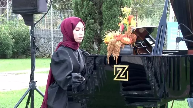 Modanisa global mottosunu Halima Aden ile duyurdu