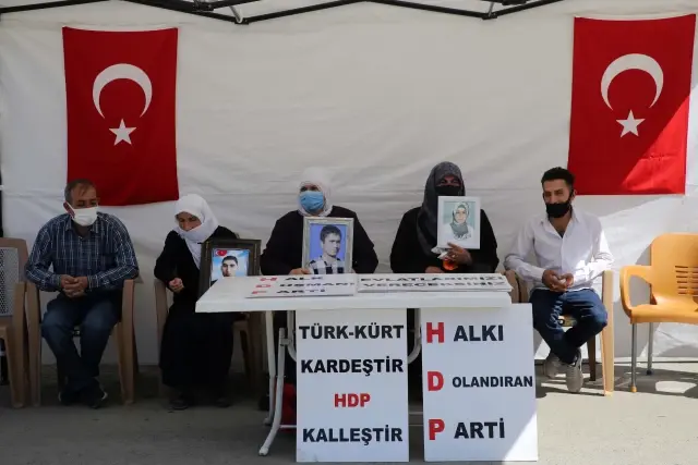 Muşlu annelerin HDP önündeki evlat nöbeti sürüyor