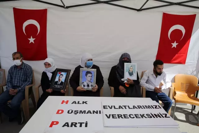 Muşlu annelerin HDP önündeki evlat nöbeti sürüyor