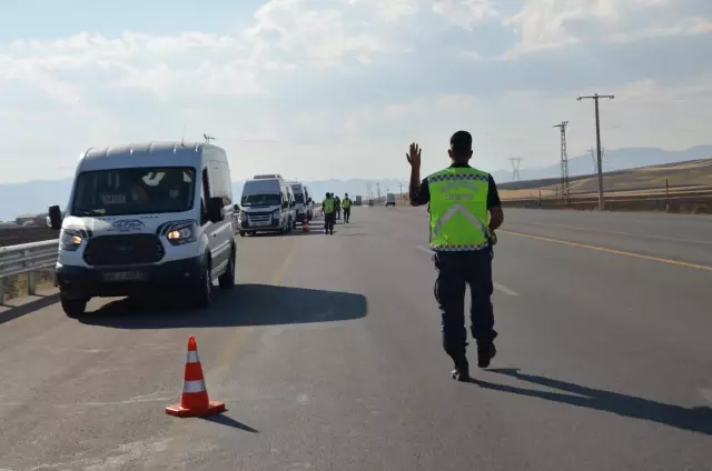 Jandarmadan okul servislerine drone destekli trafik denetimi