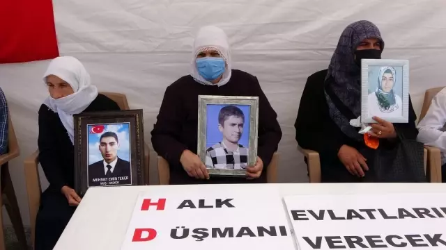 Muşlu annelerin HDP önündeki evlat nöbeti sürüyor