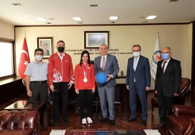 -Olimpiyat şampiyonundan Başkan Zolan'a ziyaret