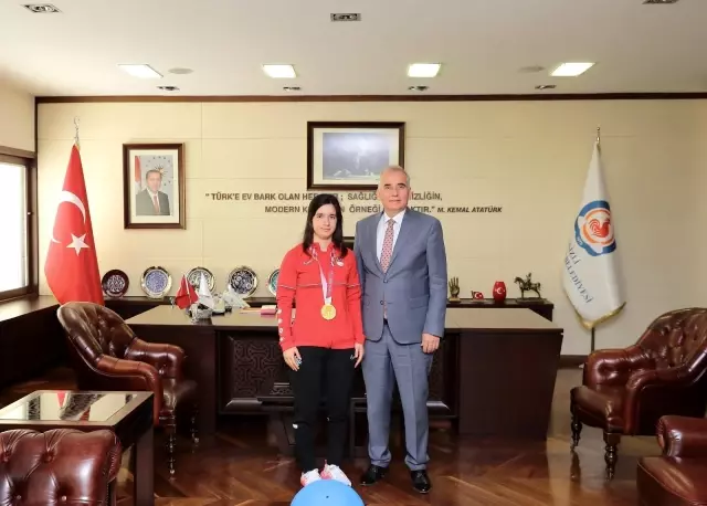 -Olimpiyat şampiyonundan Başkan Zolan'a ziyaret