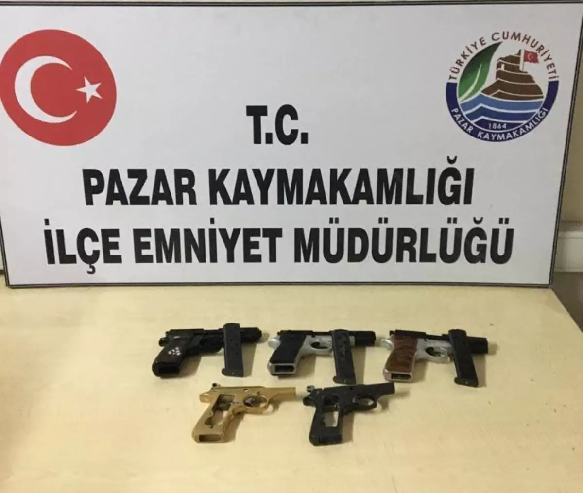 Rize'de yolcu otobüsünde ruhsatsız tabanca bulundu
