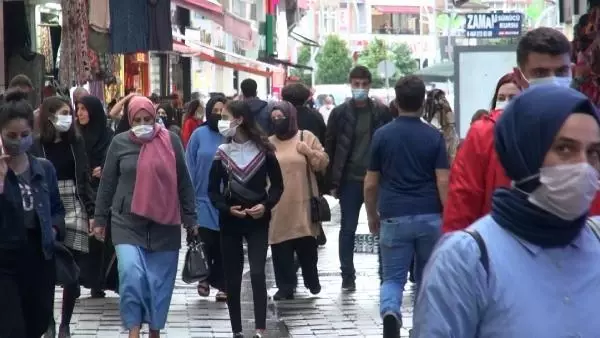 RİZE SAĞLIK MÜDÜRÜ: KAHVEYE 4 KİŞİ OYNUYOR, 4 KİŞİ DE İZLİYORSA GİRMEYİN