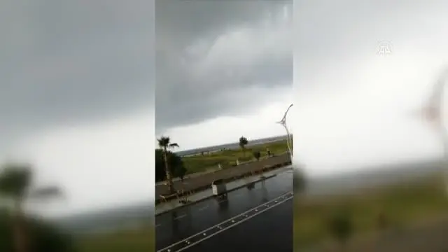 Sakarya'da meydana gelen hortum kameralara yansıdı