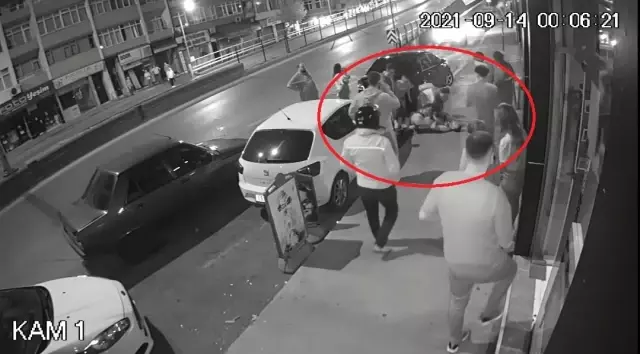 Son dakika 3. sayfa: Samsun'da bıçakla yaralama anı güvenlik kamerasında