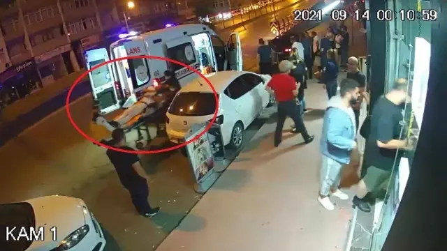 Son dakika 3. sayfa: Samsun'da bıçakla yaralama anı güvenlik kamerasında