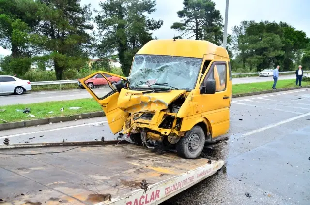 Samsun'da cip ile minibüs çarpıştı: 4 yaralı