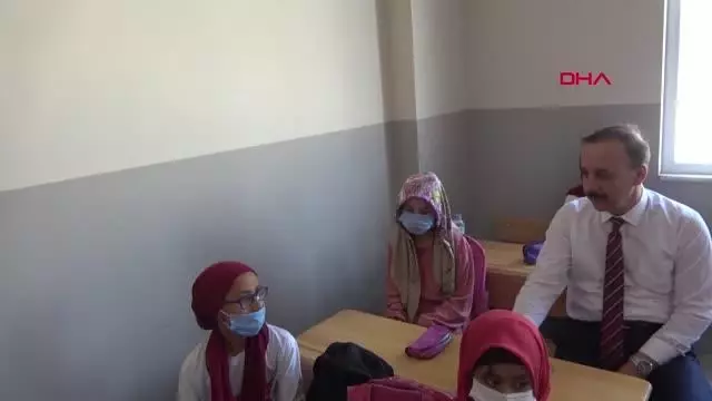 ŞANLIURFA'DA, KUVEYTLİ HAYIRSEVERLER TARAFINDAN YAPILAN 9 OKUL EĞİTİME BAŞLADI