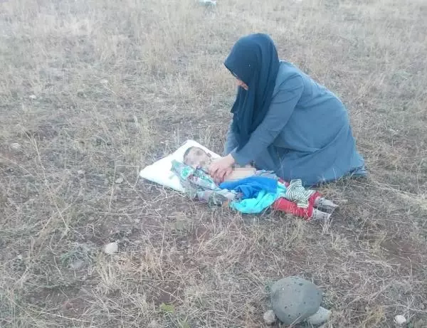 Son dakika haberi... Şarampole devrilen otomobildeki 1 bebek öldü, 3 kişi yaralandı