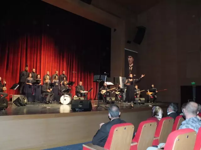 Sivas'ta THM Korosu konser verdi