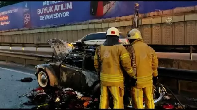 Son dakika gündem: Sünnet düğünü için hazırlanan klasik otomobil, yolda çıkan yangında kullanılamaz hale geldi